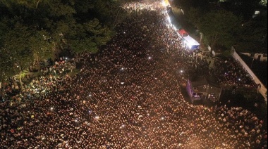 El carnaval de Lomas volvió a explotar de gente con un Parque Eva Perón repleto
