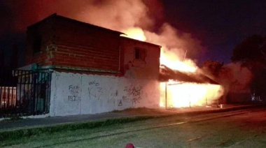 Impactante incendio: la estación de Fiorito en llamas