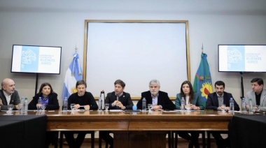 Kicillof se reunió con científicos y apuntó contra el desfinanciamiento de la gestión de Vidal