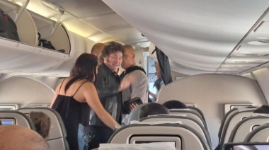 Javier Milei viajo acompañado de la Diputada Juliana Santillán al festejo de su pareja