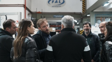 Otermín visitó una empresa local que exporta a países y emplea a más de 70 personas