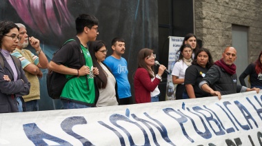 En defensa de la educación, la UNLZ realizó un ruidazo y clase pública