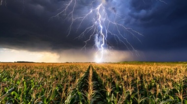 Lanzan alertas por lluvias y tormentas para más de 50 distritos bonaerenses
