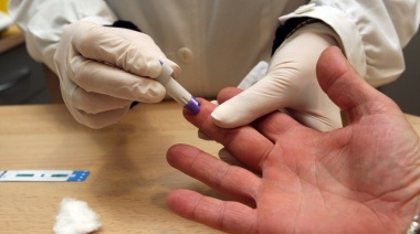 La Provincia cubrirá análisis para personas con VIH