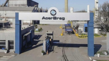 Tras la suba arancelaria de Trump, una siderúrgica paralizó su producción y amaga con despedir a 500 operarios