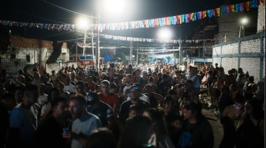 El carnaval llegó a Llavallol y dió inicio al mes de festejos