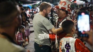 El carnaval llegó a Llavallol y dió inicio al mes de festejos