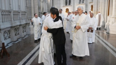 Axel Kicillof participó de la misa en homenaje al Papa Francisco que se realizó en la Catedral de La Plata