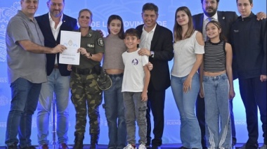 Kicillof inauguró las obras de refacción integral del Jardín de Infantes N°912 y entregó escrituras gratuitas