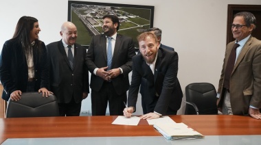 Un paso histórico para Lomas: Otermín firmó la posesión de las tierras de la UNLZ
