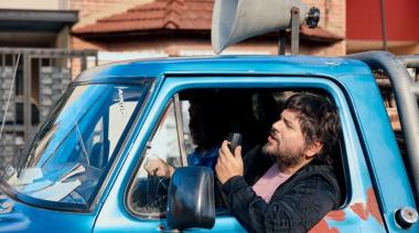 Santiago Motorizado estrenó "Google Maps" en Banfield y sigue el recorrido por Turdera
