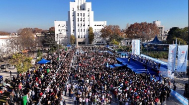 Otermín tomó la Promesa de Lealtad a la Bandera a miles de estudiantes de Lomas