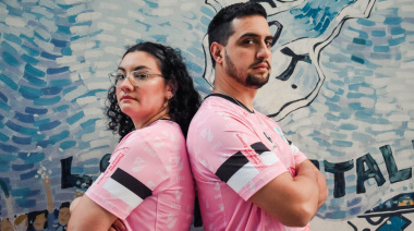 Temperley presentó su camiseta por el mes de la concientización del Cáncer de Mama