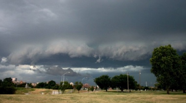 La alerta por tormentas trepó a “naranja” para más de 30 distritos bonaerenses