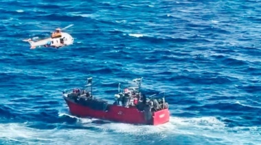 De película: evacuaron por aire a un tripulante de un buque pesquero con apendicitis