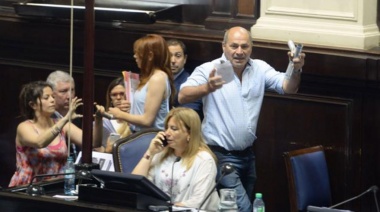 La Justicia sobreseyó al intendente Mario Secco por haber irrumpido en la Legislatura en 2017