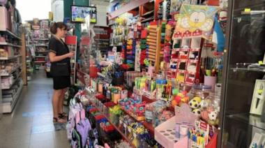“Vuelta a clases”: el Municipio lanza canastas de materiales estudiantiles accesibles
