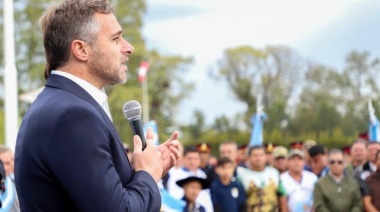Achával junto a los héroes de Malvinas en la conmemoración del 2 de abril