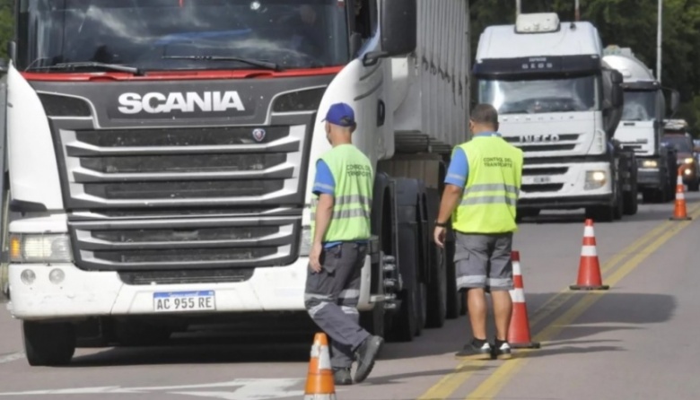 Arrancó la restricción de camiones en autopistas y rutas por las ...