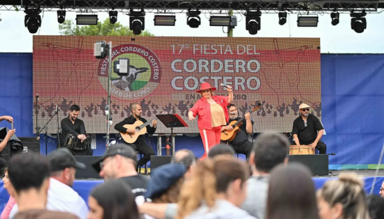 Mar de Cobo se viste de fiesta: esta es la grilla del Cordero Costero