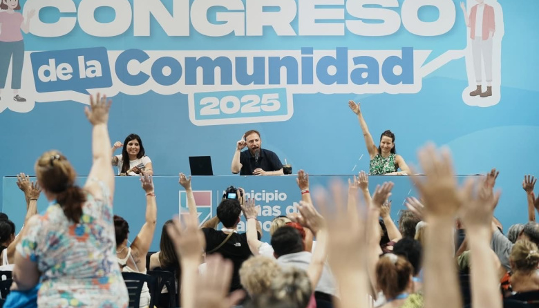 Otermín encabezó el Congreso de la Comunidad de Lomas junto a más de 5 mil vecinos