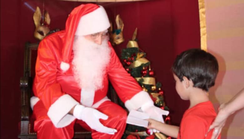 Papá Noel recorrerá los barrios de Lomas para recibir las cartas de los chicos