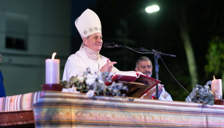 Pascuas en Lomas: vecinos se reunieron en Plaza Grigera para celebrar en comunidad
