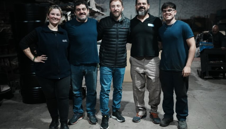 De Llavallol al living de casa: la fábrica de estufas que apuesta al trabajo local