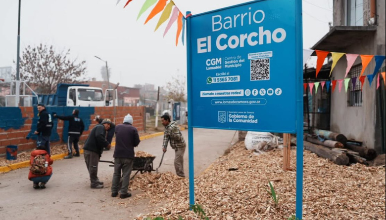 Otermín y Lugones inauguraron la nueva obra en el barrio El Corcho