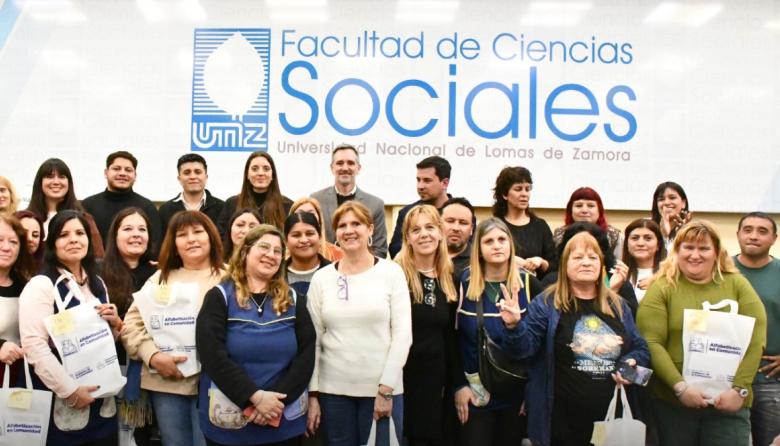 Más de 170 voluntarios se sumaron al programa de alfabetización para acompañar a jóvenes y adultos de Lomas de Zamora