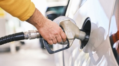 Estaciones de servicio anuncian cierres nocturnos ante el congelamiento del precio de la nafta 