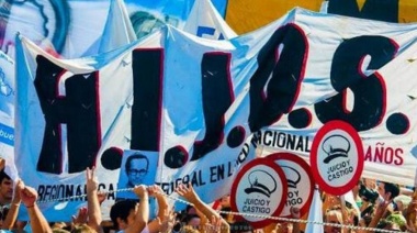 Atacaron a una militante de HIJOS y le dejaron un sello libertario