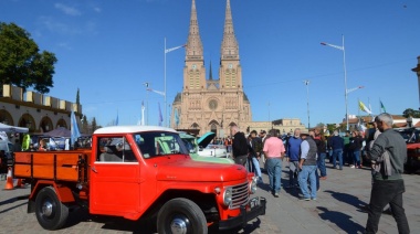 Llega a Luján la increíble expo de un clásico: la fiesta del Rastrojero