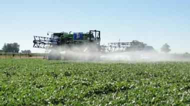 La Provincia prorrogó la aplicación de regulaciones al uso de agroquímicos