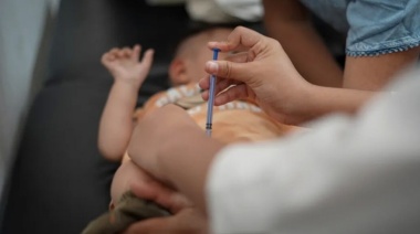 Preocupación ante la falta de vacunas triple viral para controlar el brote de sarampión