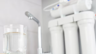 Anmat prohíbe lavandina y filtros de agua ilegales por no contar con registro sanitario