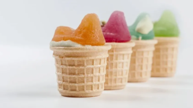 La Anmat prohibió la elaboración y venta de "la gallinita", la popular golosina