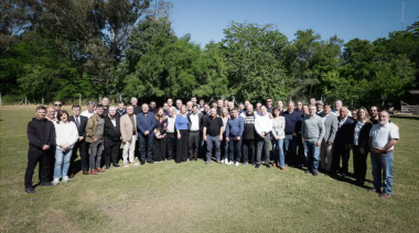 Kicillof recibió el respaldo de intendentes de “Derecho al futuro” tras las elecciones