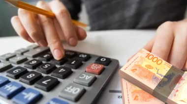 Enero llega con una fuerte suba de tarifas: transporte, alquileres y combustibles