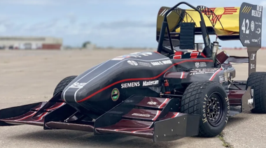 Estudiantes de la UNLaM desarrollan un auto eléctrico para competir en la Fórmula SAE