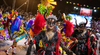 Dolores vibra al ritmo del Carnaval del Sol 2026: ocho noches de fiesta y un cierre estelar
