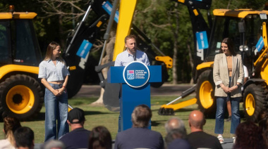 Otermín presentó nuevas máquinas para el mantenimiento de las cuencas de Lomas