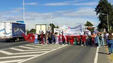 Residentes del Hospital Posadas realizaron un paro y cortaron un acceso de la Autopista del Oeste