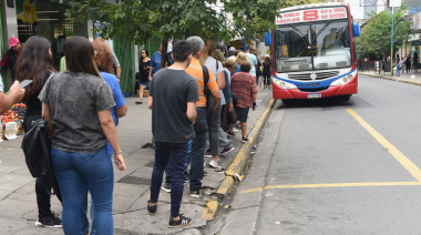 Colectivos del AMBA reducen frecuencias por la suba del gasoil