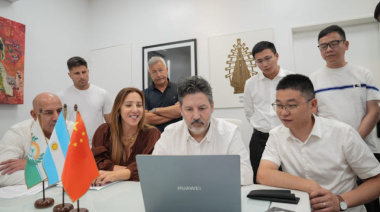 Merlo firmó un acuerdo con una empresa china para instalar un centro logístico