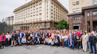 Intendentes bonaerenses denunciarán a Caputo por la devolución de fondos para rutas