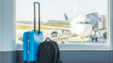 Aerolíneas Argentinas eliminó el carry on gratuito: cuánto sale agregarlo