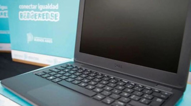 Entregaron netbooks de Conectar Igualdad Bonaerense a estudiantes de Azul