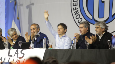 Desde Chaco, Kicillof reforzó su perfil de campaña: "¿Qué macro va a andar bien si a la gente no le alcanza?"