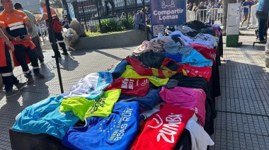 El lado solidario de «Lomas Corre en Comunidad»: juntan donaciones de calzado e indumentaria para clubes de barrio
